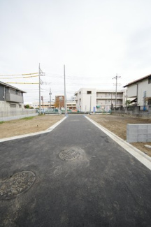 【前面道路含む現地写真】 | 【仲介手数料無料！！】日野市日野　建築条件なし売地（全5区画）1区画　4280万円