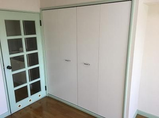 【寝室】 | ウエストアベニュー