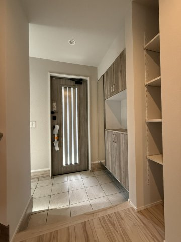 【東金駅徒歩６分】東金市東金限定１棟新築戸建の玄関