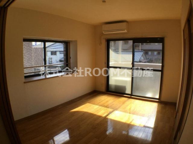 ユーミー由地の居間・リビング