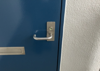 【防犯設備】 | シルバーハイツ | 当然のことではありますが、オートロックやセンサーライト、ホームセキュリティーなどの防犯設備があれば、小さいお子様がいるご家庭も安心ですよね！まず物件購入の際は、防犯設備もチェックするようにしましょう。