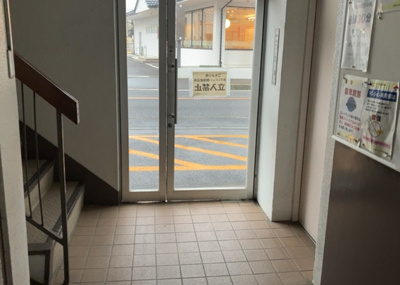 【ロビー】 | シルバーハイツ | ラウンジは、マンションの共用スペースに椅子やテーブルなどを配置した利用者が寛げる空間です。屋内型ラウンジと屋外型ラウンジがあります。共用部分の管理状況と合わせて、詳細については現地でご確認ください。