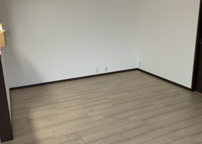 【ダイニング】 | シルバーハイツ | ダイニングは、食事や家族の団らんスペースとしてだけではなく、ほかの用途としても使用することができます。ダイニングテーブルを置き、食事のためのスペースを作ることでリビングとの差別化を図ることができます。