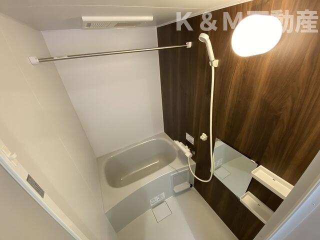 ＫＥＩＡＩ　ＲＥＳＩＤＥＮＣＥ　豊四季の浴室|落ち着いた空間のお風呂です