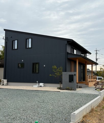 筑後市西牟田新築戸建の駐車場|4台以上駐車可能