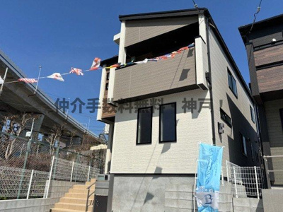 【外観】 | 神戸市垂水区名谷町　新築戸建1号棟　仲介手数料無料！ | 外観は落ち着いています