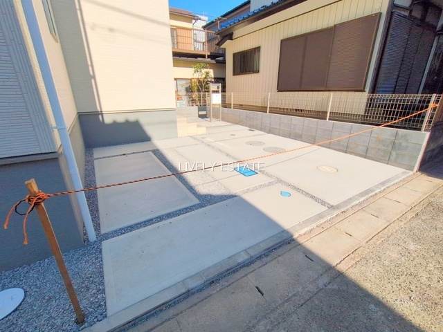 越谷市相模町2丁目 新築分譲住宅の駐車場