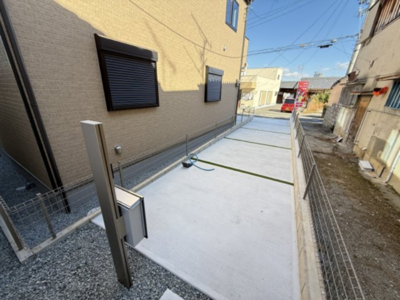 堺市中区福田　第2期　新築一戸建ての駐車場