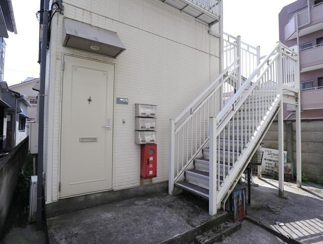 西日暮里ハウスのエントランス