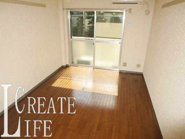 アレイパピヨンの寝室|別号室の参考写真です。