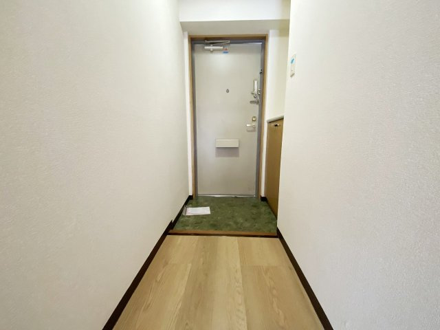 リファインドレリシュの玄関|別号室の参考写真です。