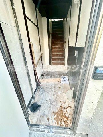 苅田10丁目テラスハウスの玄関