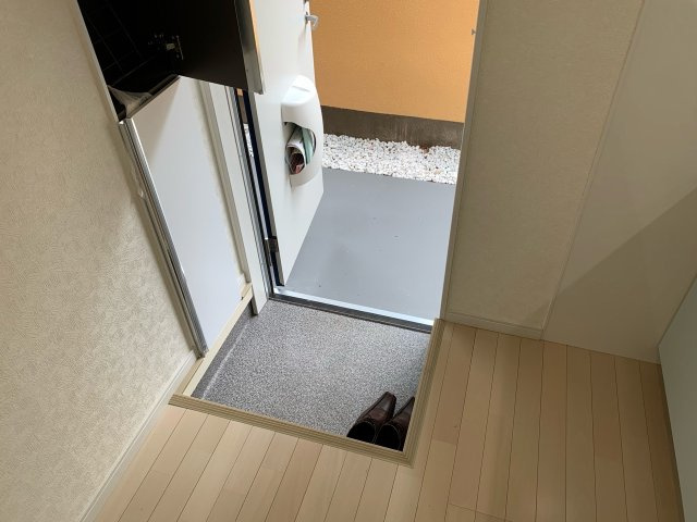 ハイツMSの玄関