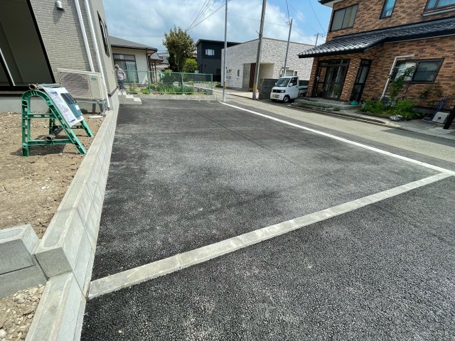 【新築戸建て】秋田市新藤田第2　1号棟の駐車場|広々とした駐車スペースです◎並列3台駐車可能♪