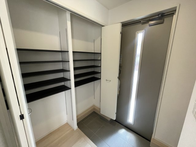 【新築戸建て】秋田市新藤田第2　2号棟の玄関