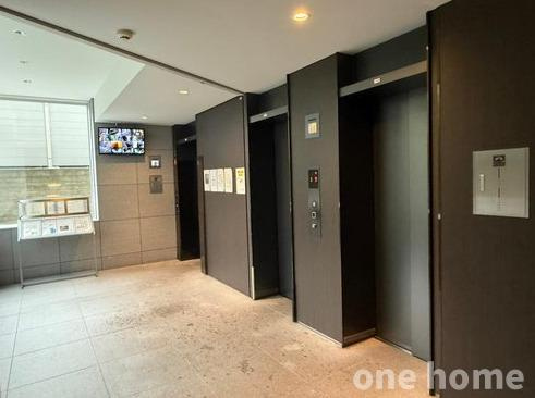 プラウドシティ新大阪のその他共用部分|◆エレベーターには防犯カメラが設置されセキュリティ充実です！
◆