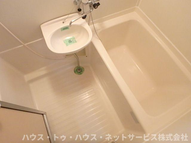 ジュネパレス松戸第２１の浴室