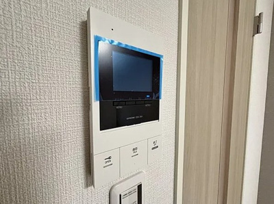 【セキュリティ】 | Floresta池袋本町 | 訪問者の顔がわかるモニター付きインターホン完備