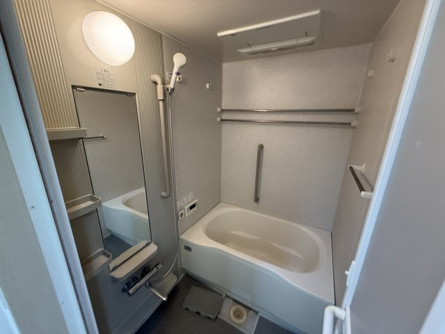 フロレアールくれはの浴室