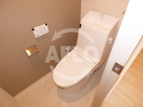 プレサンスロジェ心斎橋のトイレ|プレサンスロジェ心斎橋　温水洗浄便座