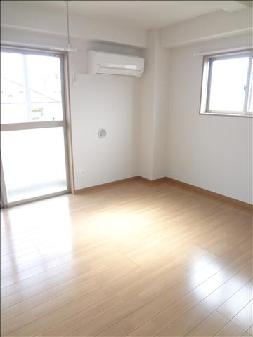 さいたま新都心Bの居間・リビング