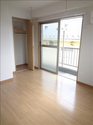 さいたま新都心Bの居間・リビング