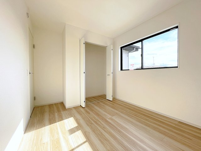 新築戸建・新築建売　須賀川市千日堂　第一小・第一中の洋室|5.2帖の洋室　シンプルなので色々なテイストのインテリアも合いそうですね！