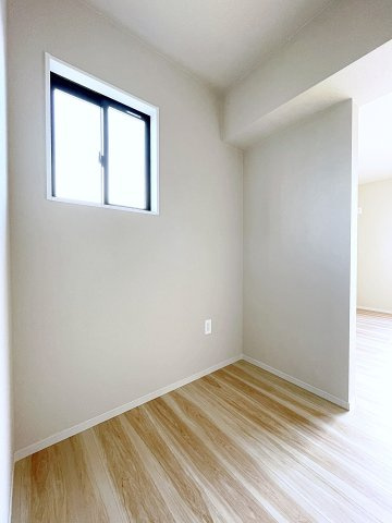 新築戸建・新築建売　須賀川市千日堂　第一小・第一中の収納|フリースペースは小窓がついているので、書斎など様々な用途で利用可能です！