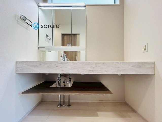 所沢市下安松全11棟　新築戸建の独立洗面台|令和7年12月25日撮影。