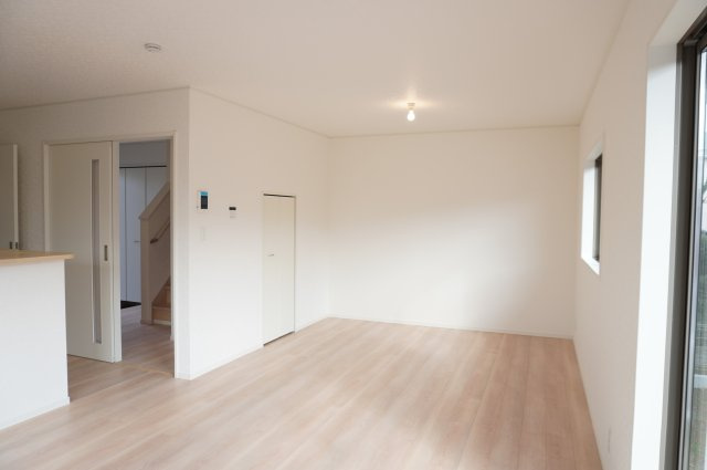 越谷市千間台西6丁目 新築分譲住宅の居間・リビング