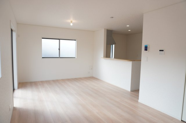 越谷市千間台西6丁目 新築分譲住宅の居間・リビング