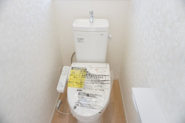越谷市千間台西6丁目 新築分譲住宅のトイレ|1階