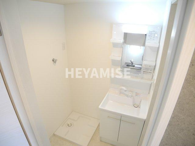 modern palazzo貝津FAVEURの洗面所