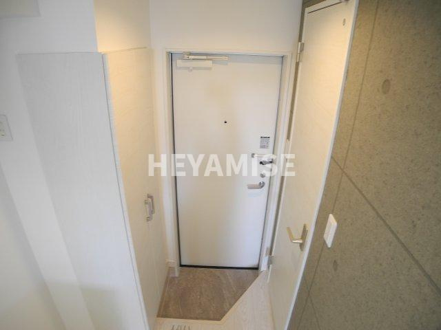 modern palazzo貝津FAVEURの玄関