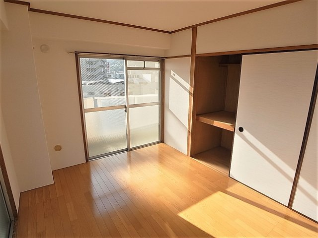 ロイヤル石井のその他|各部屋バルコニーに面しているので明るいです