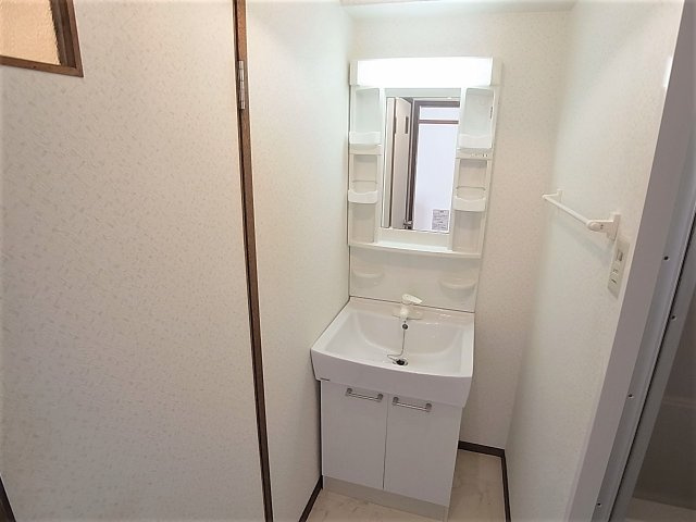 ロイヤル石井の洗面所|嬉しい独立洗面