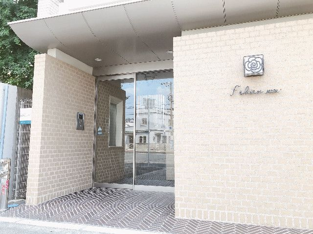 フェビエンローズのロビー