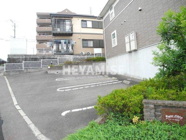 レジーナ・ＣＯＣＯの駐車場