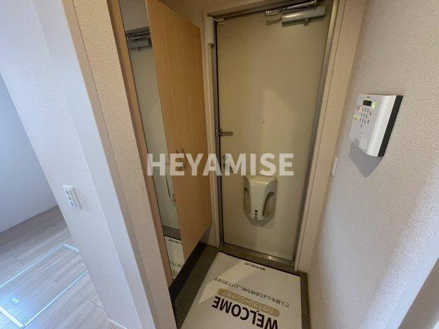 カメリア メゾンの玄関