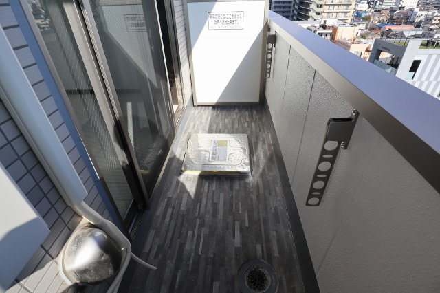 The Residence船橋のバルコニー|暖かな日差しのふりそそぐバルコニー