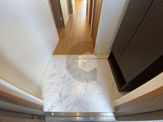 プロパティ・ユーの玄関