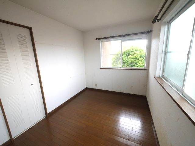 山武市松尾町高富　中古戸建の洋室|平成6年12月築4LDK  JR総武本線松尾駅徒歩約34分  シテムキッチン リフォーム必要です
 