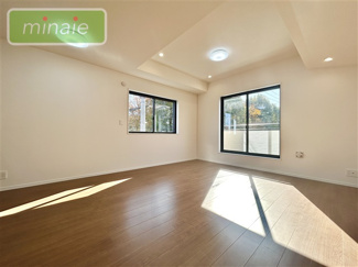 【居間・リビング】 | 小学校5分　中学校5分　食洗機付　2階リビング　鷺沼３　3号棟 | 販売現地　日当たりが良いリビングです