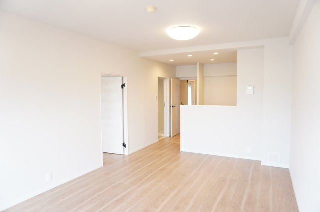 クリオ草加壱番館の居間・リビング