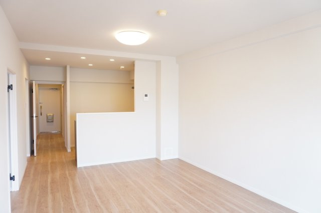 クリオ草加壱番館の居間・リビング