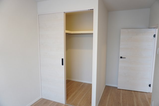 クリオ草加壱番館の収納|ウォークインクローゼット