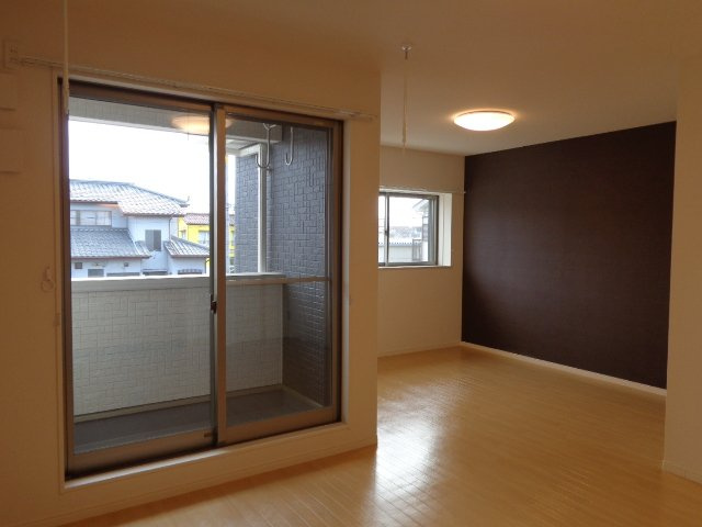 Ｅｓｔａｔｅのバルコニー|リビング