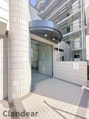 コスモ一之江のエントランス|ドキドキの新生活も、安心してスタート。ぴったりの住まいを見つけませんか？クランディアが一緒に住まい選びをサポートします‼　まずは、お気軽にお問合せください　＃クランディア