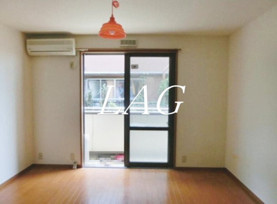 【居間・リビング】 | メゾン・ソレイユ | 洋室のお部屋です。