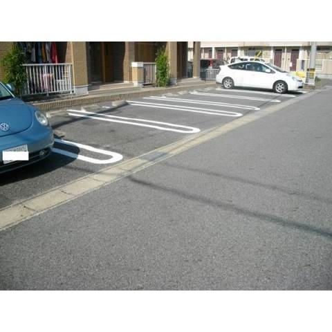 ボーシャルダンＡの駐車場